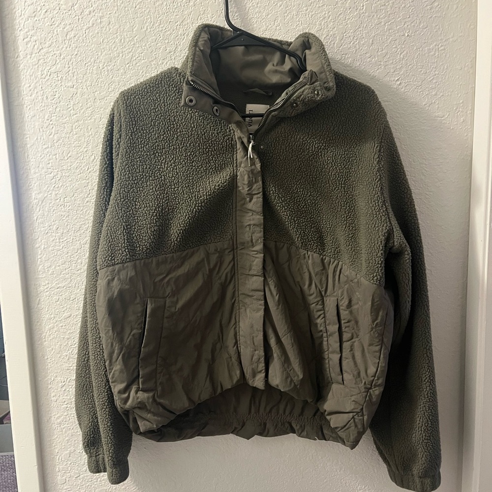 Vuori Olive Teddy Jacket